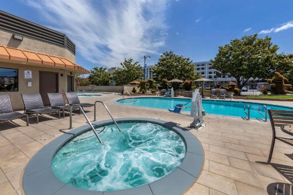 Best Western Plus Stovall's Inn image 9